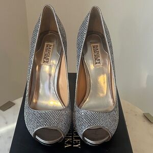 Badgley Mischka platform peep-toe heels - worn once! -- sz 8